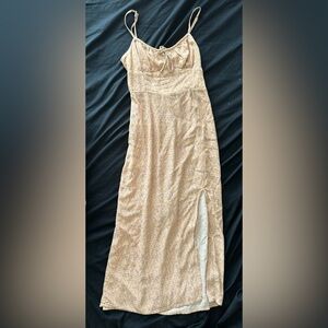 Summer dress with a slit!